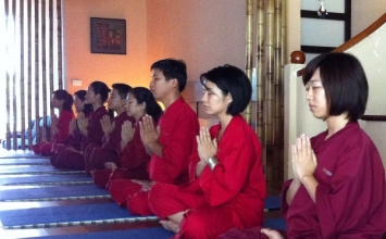 Chữa bệnh bằng trái tim và tâm linh